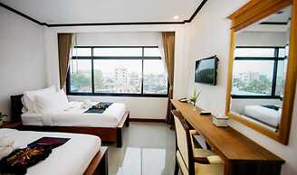 Sisombat Plaza Hotel