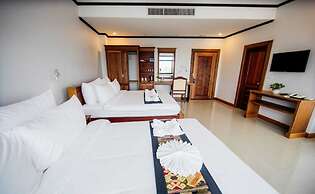 Sisombat Plaza Hotel
