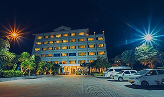 Sisombat Plaza Hotel