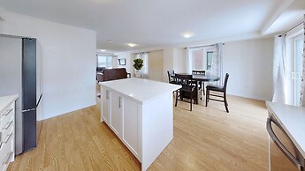 Modern 3-bedroom Oshawa Home