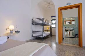Emerald Residence Sleeps 12 With Sea View