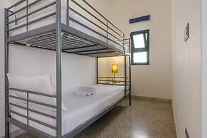 Emerald Residence Sleeps 12 With Sea View