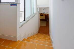 Emerald Residence Sleeps 12 With Sea View