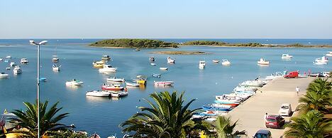 Emerald Residence Sleeps 12 With Sea View