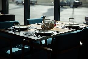 Premium Hotel
