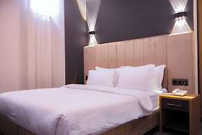 HOME PLUS HOTEL