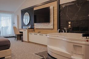 HOME PLUS HOTEL