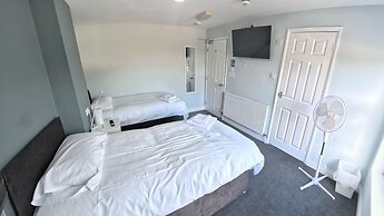 Riverside Inn