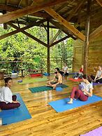 Casa Cayuco Eco-Adventure Lodge