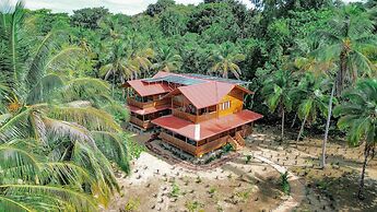Casa Cayuco Eco-Adventure Lodge