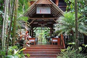 Casa Cayuco Eco-Adventure Lodge