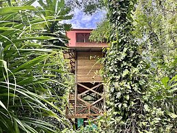 Casa Cayuco Eco-Adventure Lodge