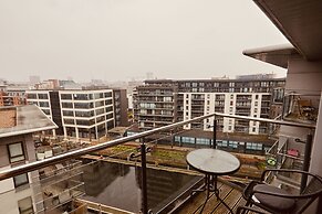 Deluxe City Apt, River Canal View& Free Parking!