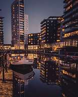 Deluxe City Apt, River Canal View& Free Parking!