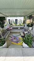 Luxus Neubau 170m2 Loft mit Pool Garten