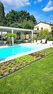 Luxus Neubau 170m2 Loft mit Pool Garten