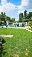 Luxus Neubau 170m2 Loft mit Pool Garten