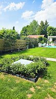 Luxus Neubau 170m2 Loft mit Pool Garten