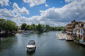 Riverwalk Apartment North