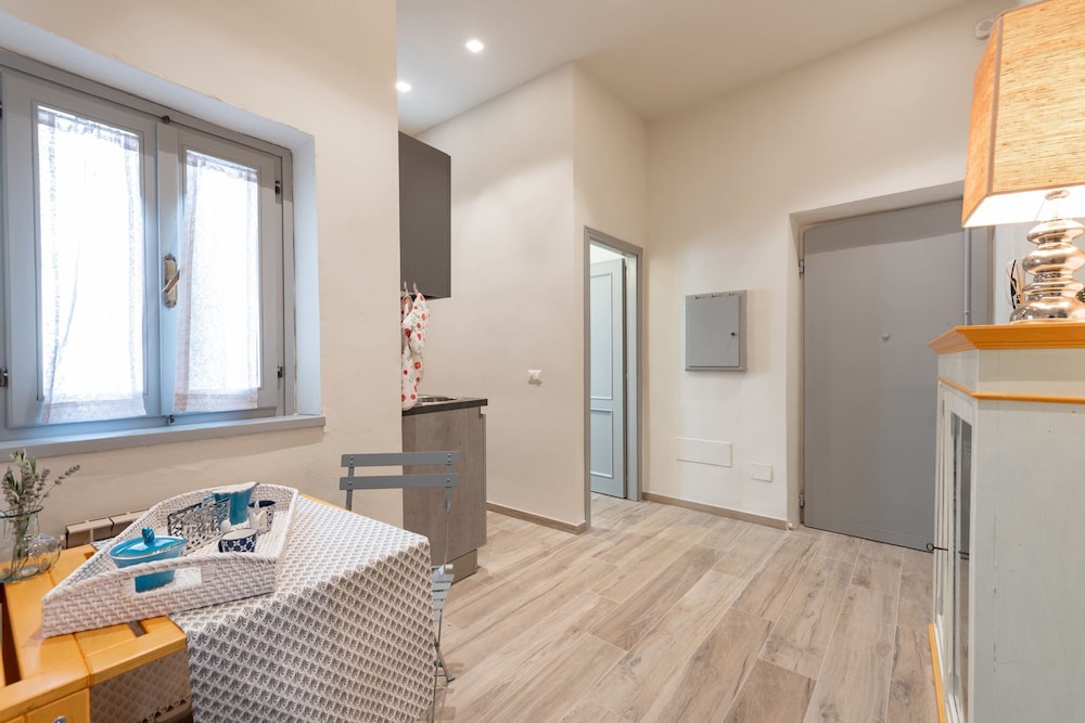 Sanzanobi Apartment