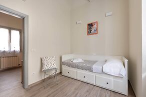 Sanzanobi Apartment