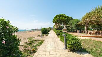 Ninos Grand Beach Hotel & Resort