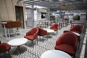 HOTEL PRIME SQUARE