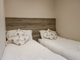 8 Woodlands
