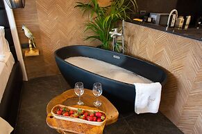 Beach Walk Luxury Suites