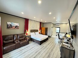 Motel 7 Inn & Suites