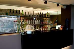 HOTEL SALUS