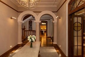 The Bellwood Manor