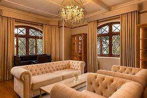 The Bellwood Manor