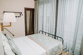 Nill's Stone House Otel