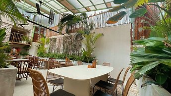 YLUNA Boutiquestay