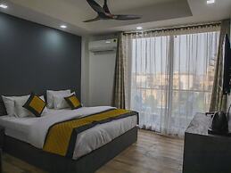 Dev Royale Hotel