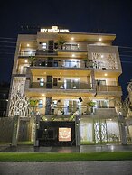 Dev Royale Hotel