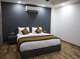Dev Royale Hotel
