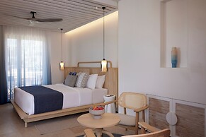 Avant Mar Paros
