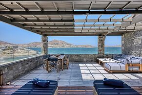Avant Mar Paros