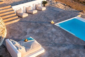 Sleeps8-parking-garden-pool-sunsets-barbeque