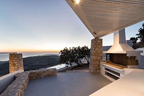 Sleeps8-parking-garden-pool-sunsets-barbeque