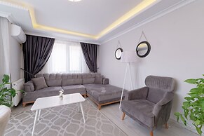 Stunning Gorgeous 2 BR near Golden Horn