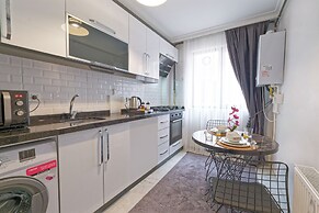 Stunning Gorgeous 2 BR near Golden Horn