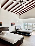 Casa Del Mar