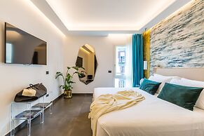 Dei Martiri Suite