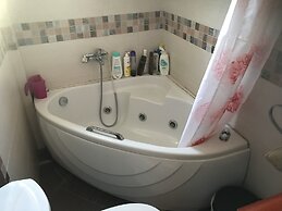 Beautiful Spacious apt in Nea Makri