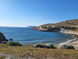 Charming 3-bed Villa in Sounio