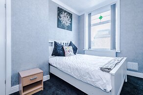 Stunning Three Bed House in Bradford