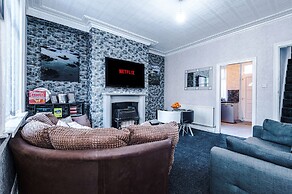 Stunning Three Bed House in Bradford